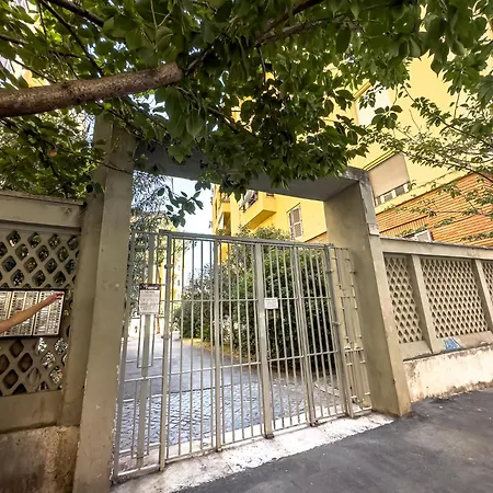 Appartement Claudio's Flat - Metro Re Di