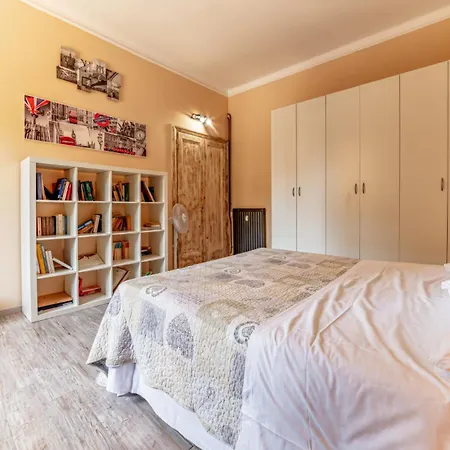 Claudio's Flat - Metro Re Di